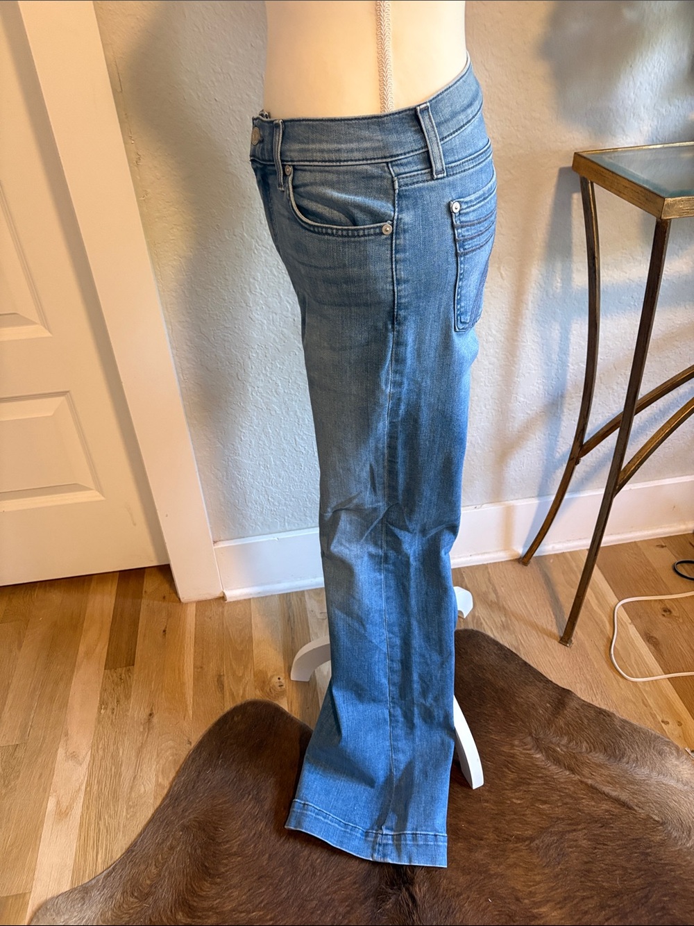 7 For All Mankind Women's Light Blue Bootcut Jeans - Picture 2 of 3